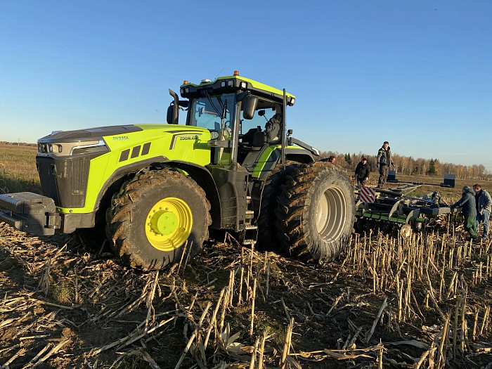 ZOOMLION DV3354 В ДЕЛЕ: ГИБРИД НА ПОЛЯХ
